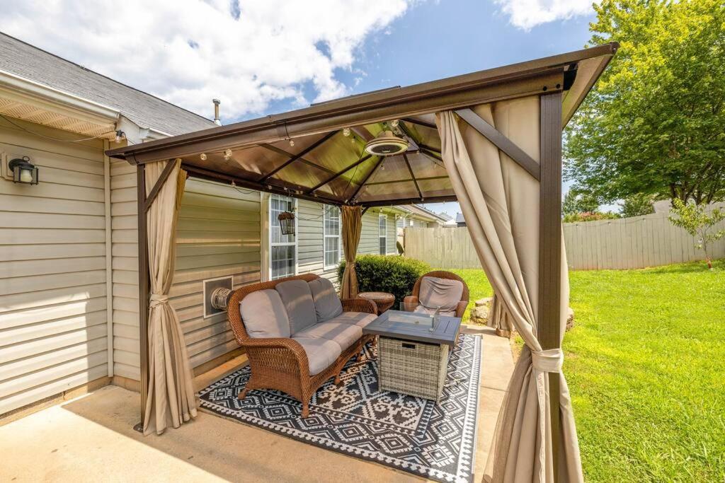 Queen City Family-Friendly Entire House, Charlotte Exterior foto
